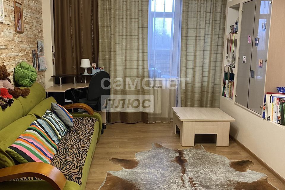 Продаётся 2-комнатная квартира, 65.6 м²