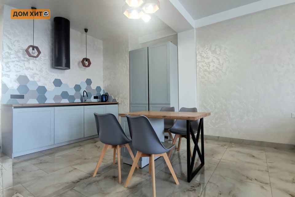 Продаётся 1-комнатная квартира, 62 м²