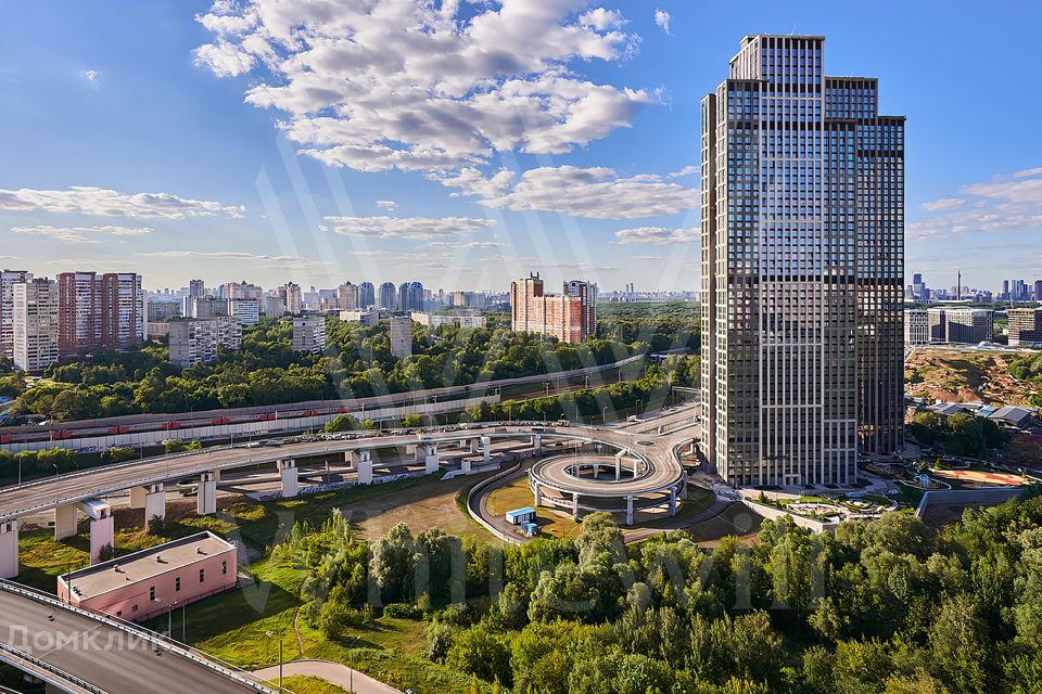 Продаётся 4-комнатная квартира, 117 м²
