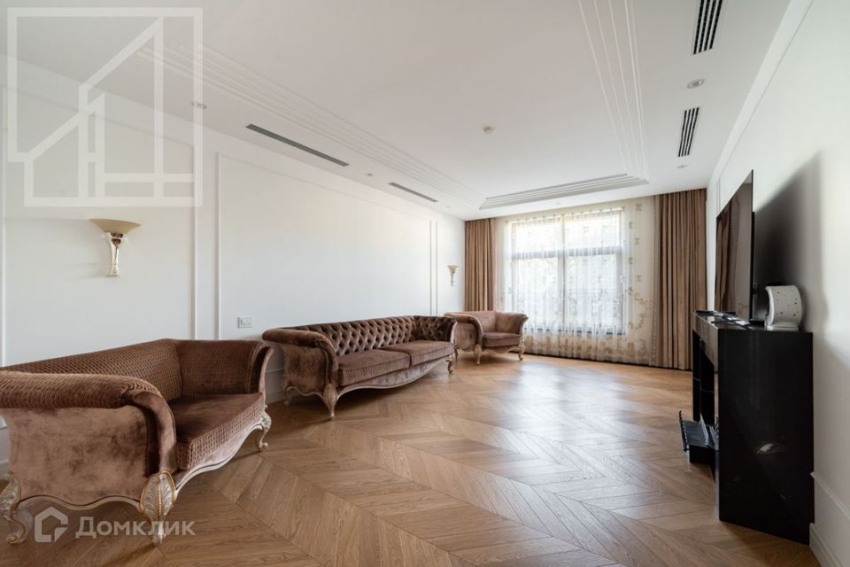 Сдаётся 3-комнатная квартира, 140 м²