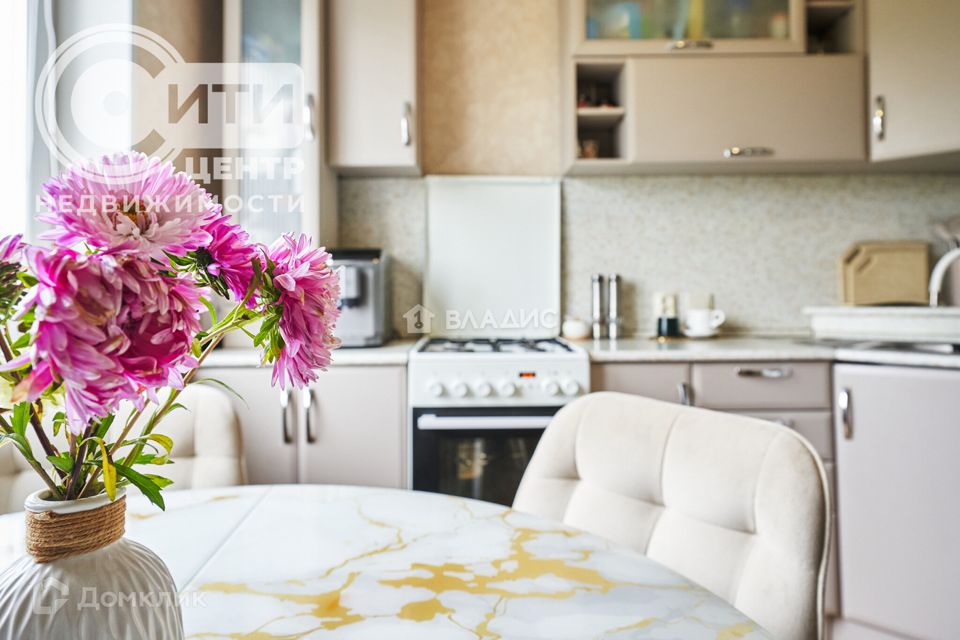 Продаётся 3-комнатная квартира, 67.6 м²