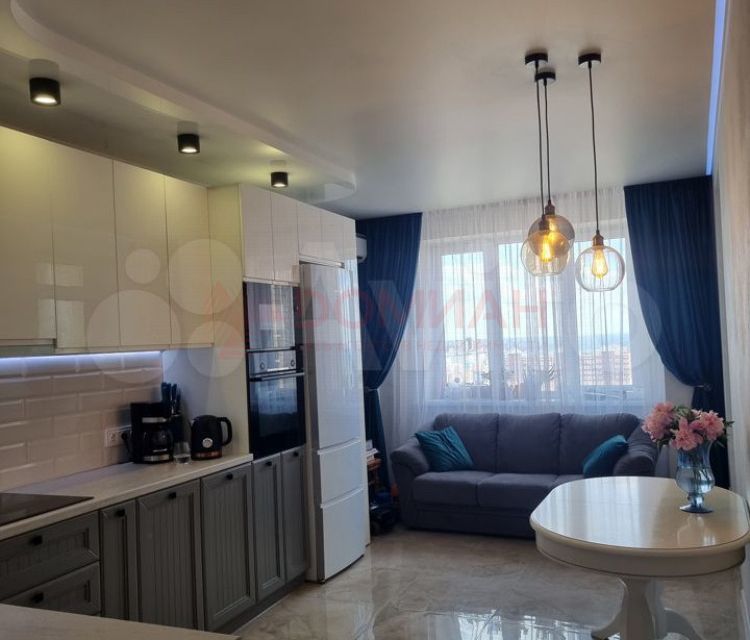 Продаётся 1-комнатная квартира, 42 м²