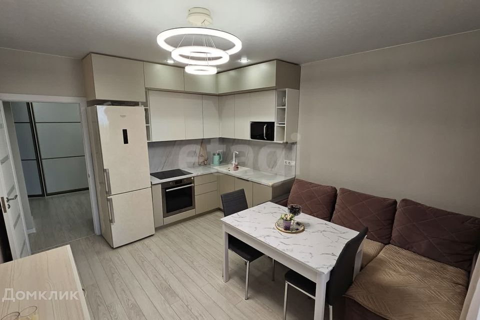 Продаётся 2-комнатная квартира, 72.6 м²