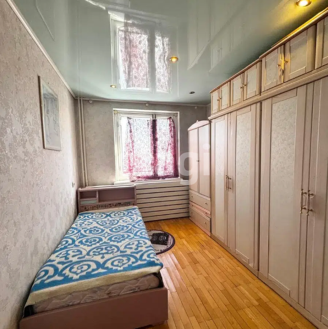 Продаётся 4-комнатная квартира, 74 м²