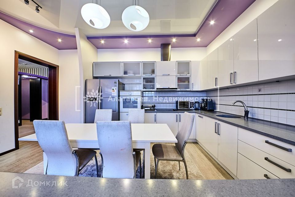 Продаётся 3-комнатная квартира, 123 м²