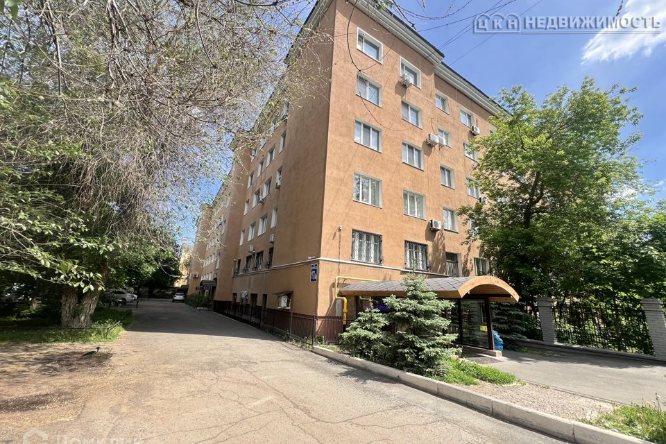 Продаётся комната в 6-комн. квартире, 14.3 м²