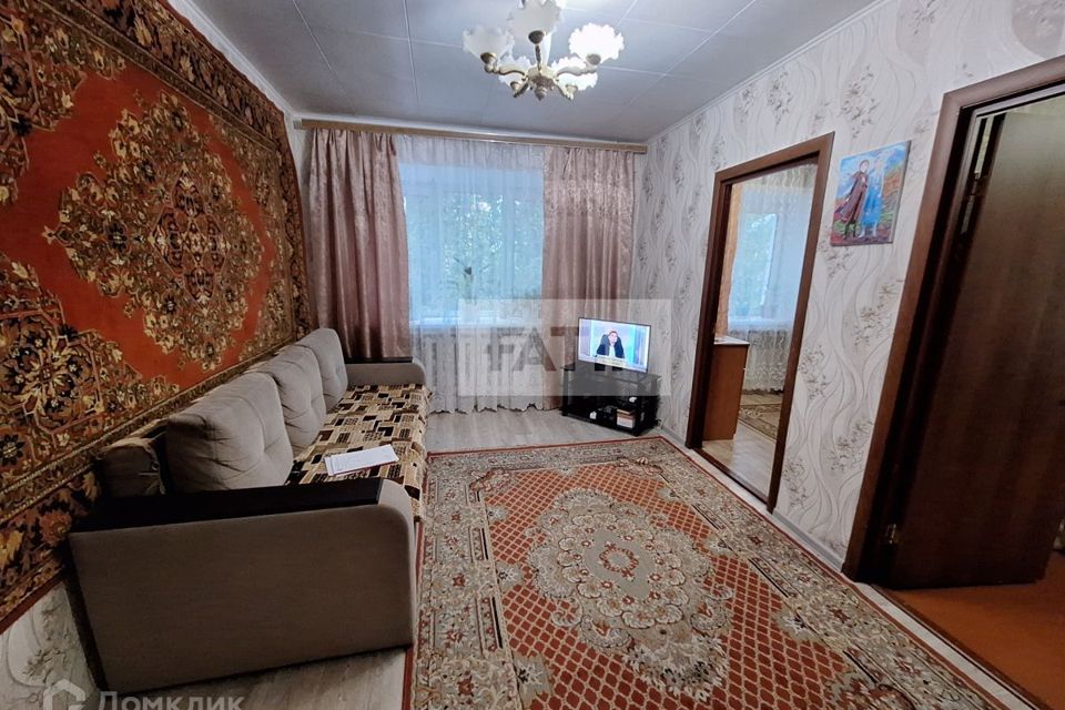 Продаётся 4-комнатная квартира, 59.7 м²