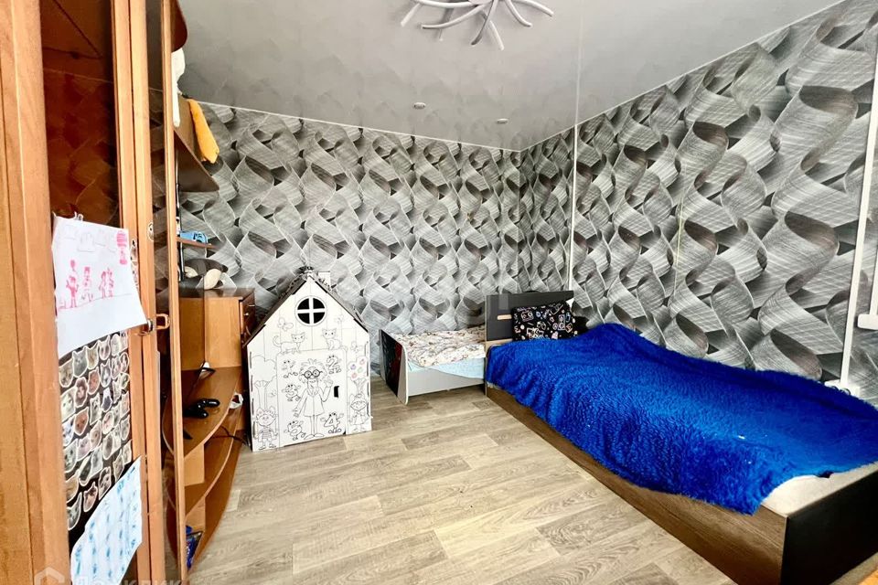 Продаётся 3-комнатная квартира, 50.5 м²