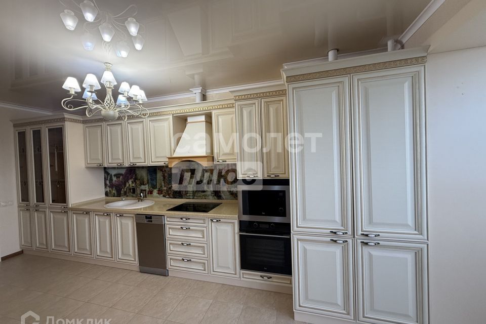 Продаётся 2-комнатная квартира, 69.7 м²