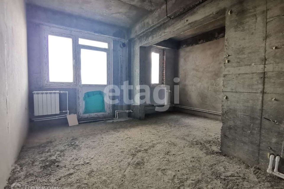 Продаётся 4-комнатная квартира, 105 м²