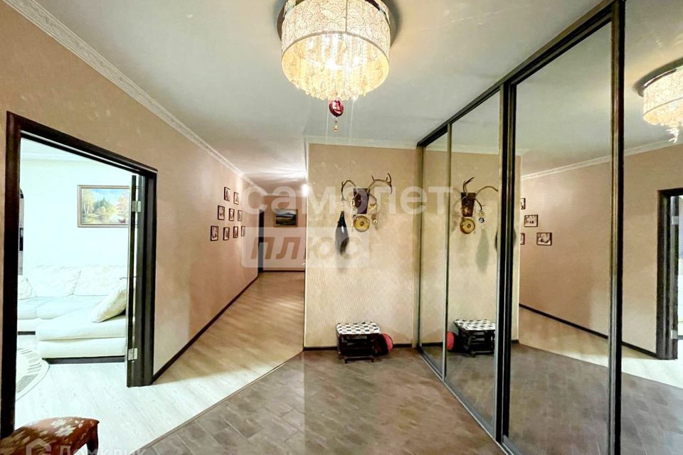 Продаётся 3-комнатная квартира, 118.3 м²