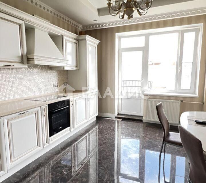 Продаётся 4-комнатная квартира, 120 м²