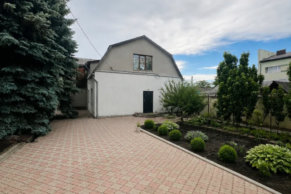 Продаётся 2-этажный дом, 270 м²