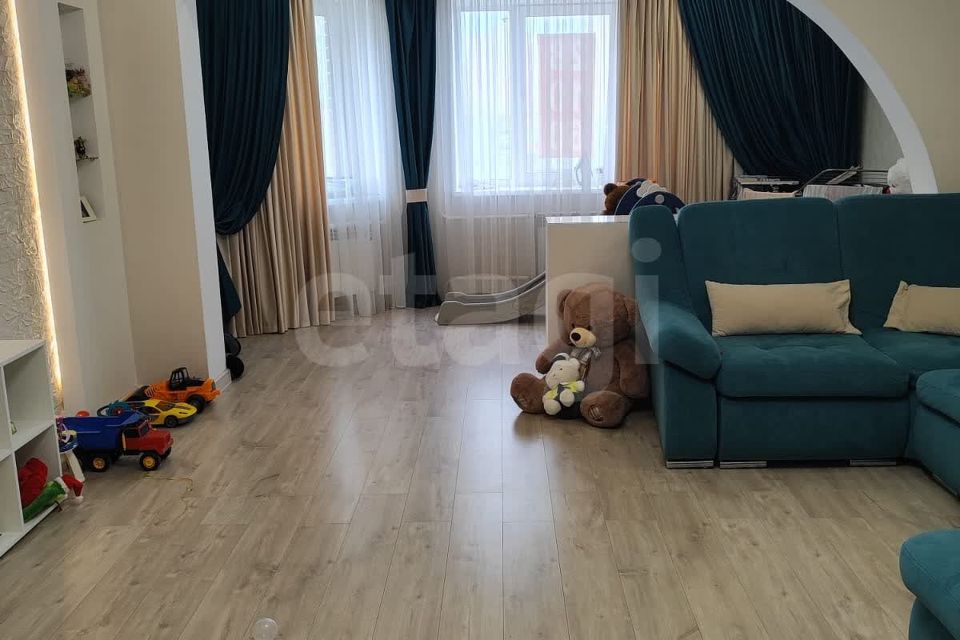 Продаётся 2-комнатная квартира, 90 м²