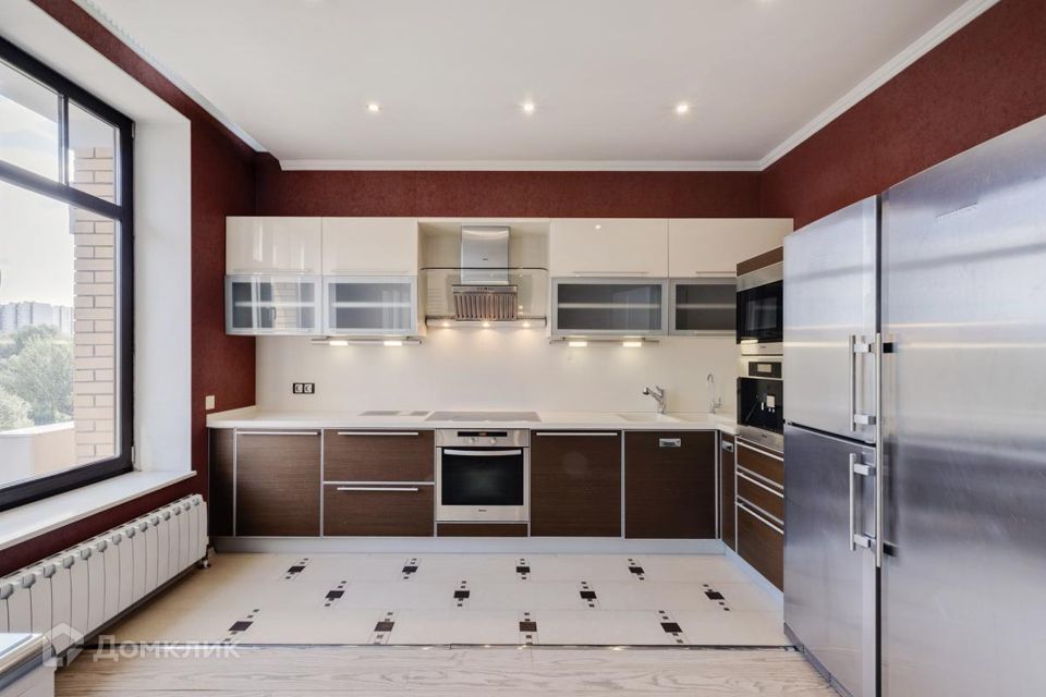 Продаётся 2-комнатная квартира, 122.7 м²