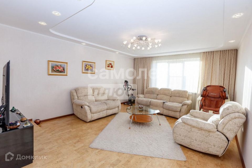 Продаётся 4-комнатная квартира, 132.5 м²