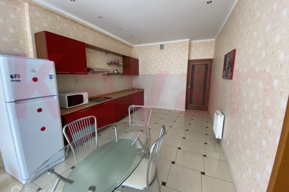 Сдаётся 2-комнатная квартира, 90 м²