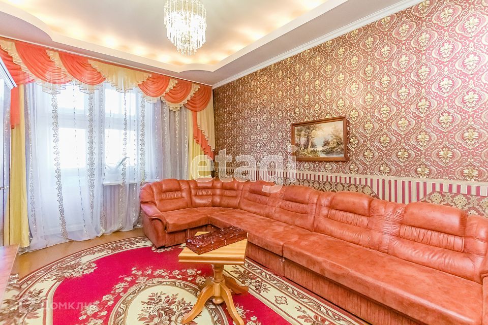 Продаётся 3-комнатная квартира, 127.8 м²