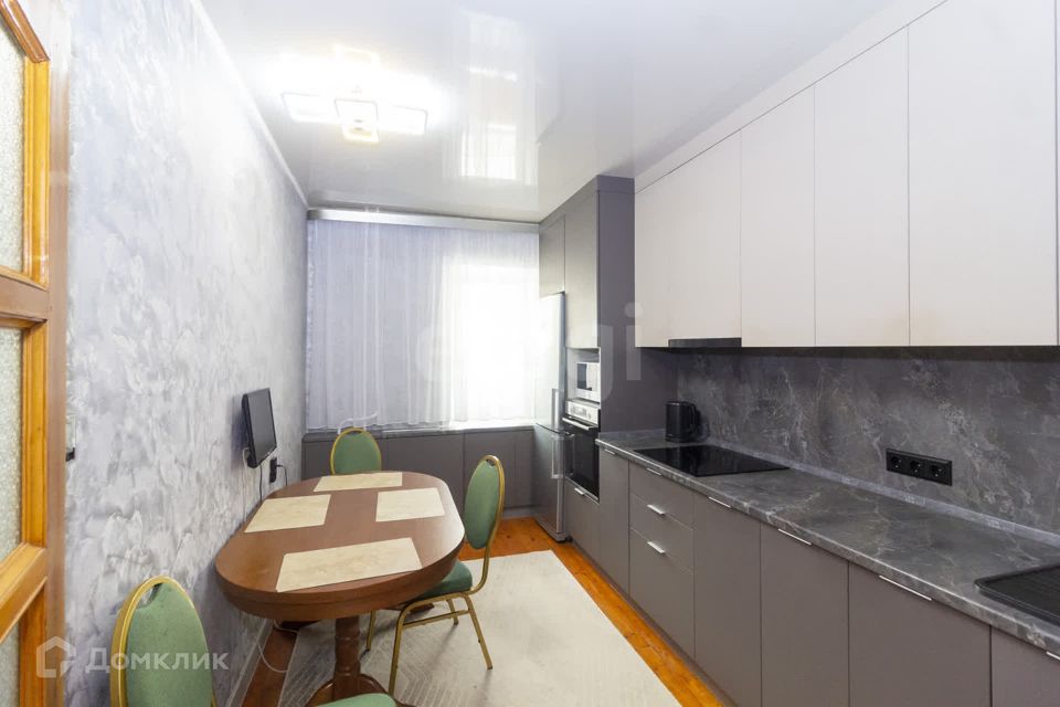 Продаётся 4-комнатная квартира, 91.2 м²