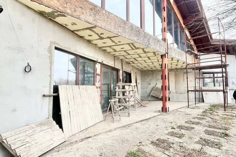 Продаётся 2-этажный дом, 550 м²