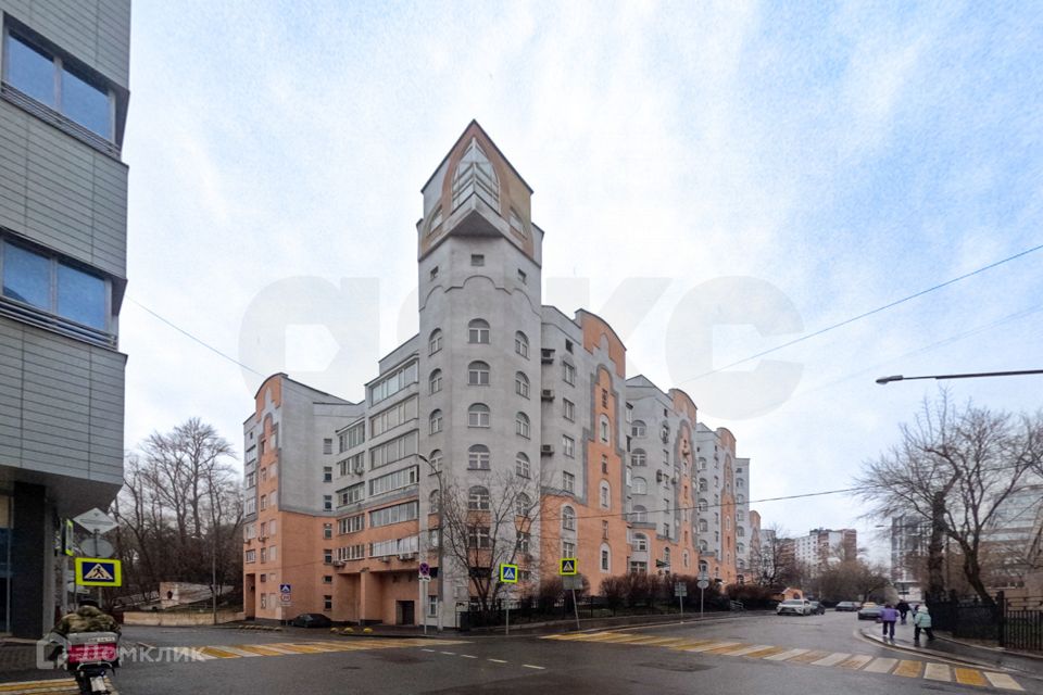 Продаётся 4-комнатная квартира, 142.5 м²