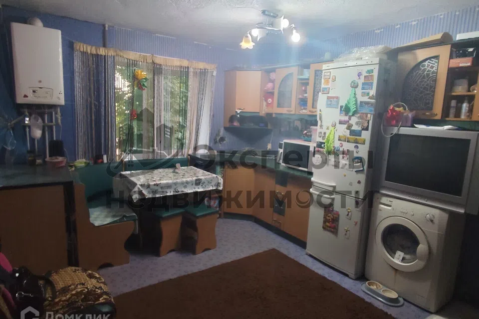 Продаётся 4-комнатная квартира, 61.2 м²