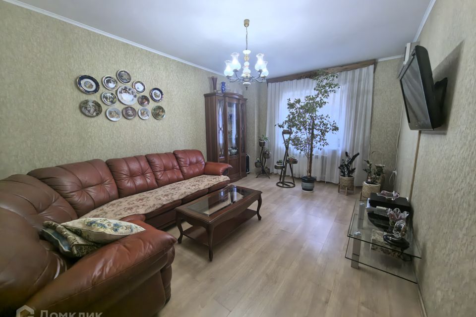 Продаётся 2-комнатная квартира, 76.1 м²