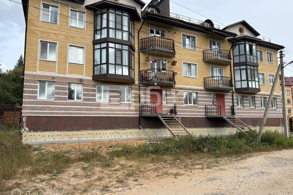 Продаётся 5-комнатная квартира, 248 м²