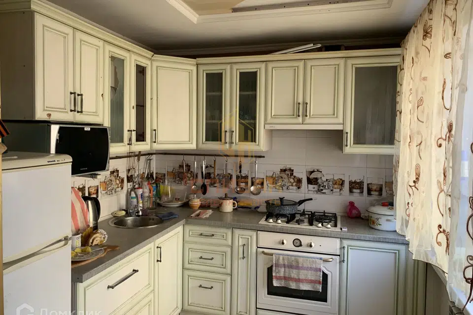 Продаётся 3-комнатная квартира, 52.3 м²