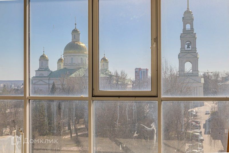 Продаётся 3-комнатная квартира, 200 м²
