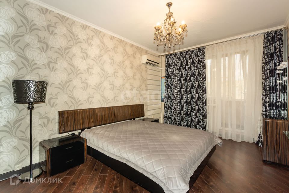 Продаётся 2-комнатная квартира, 65 м²