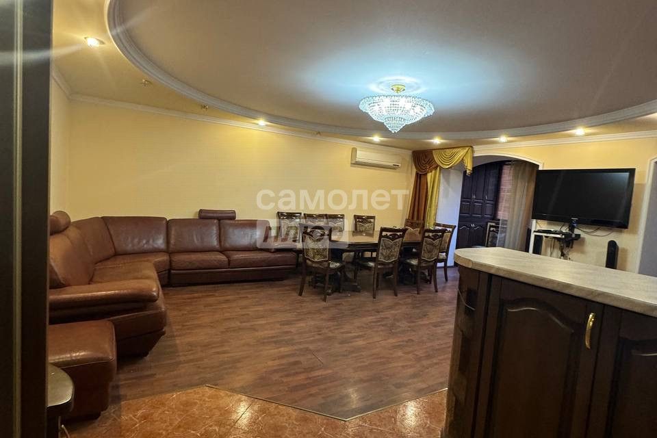 Продаётся 3-комнатная квартира, 90 м²