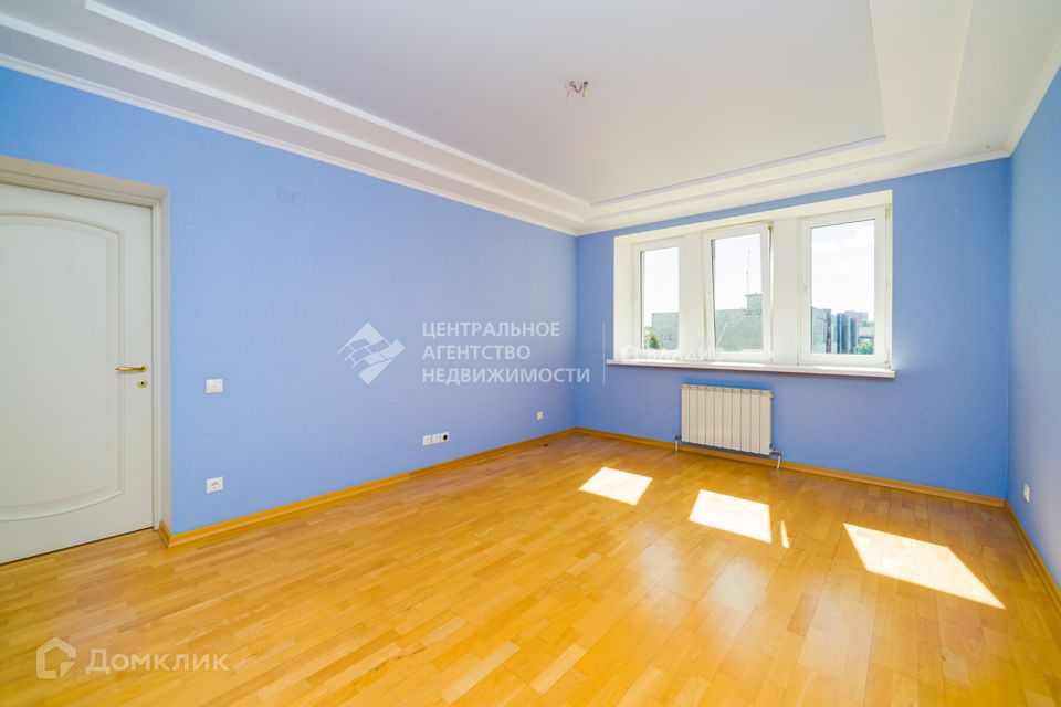 Продаётся 4-комнатная квартира, 166.4 м²