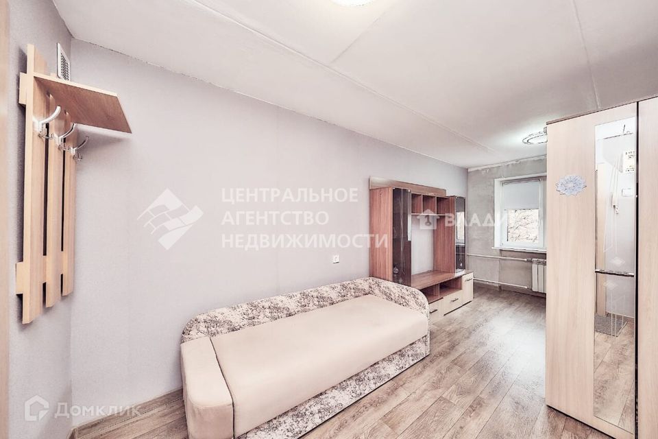 Продаётся комната в 1-комн. квартире, 100 м²