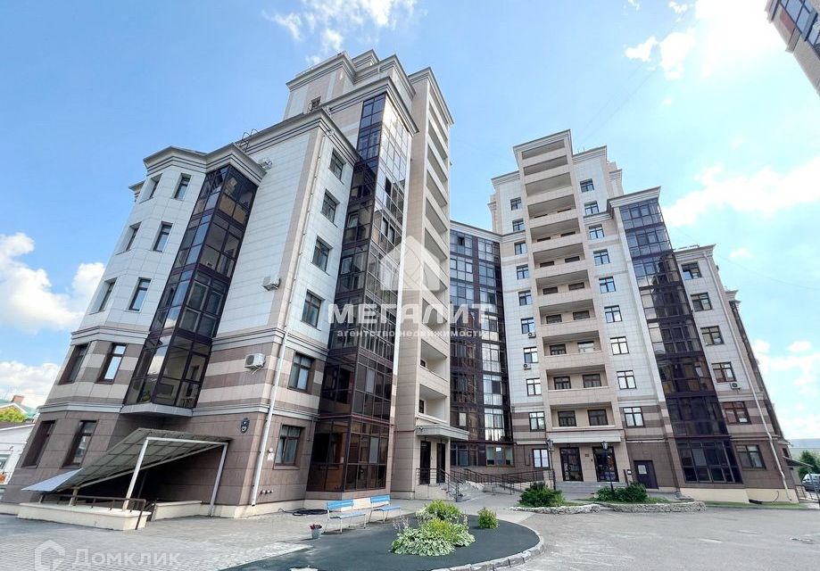 Продаётся 3-комнатная квартира, 124.3 м²