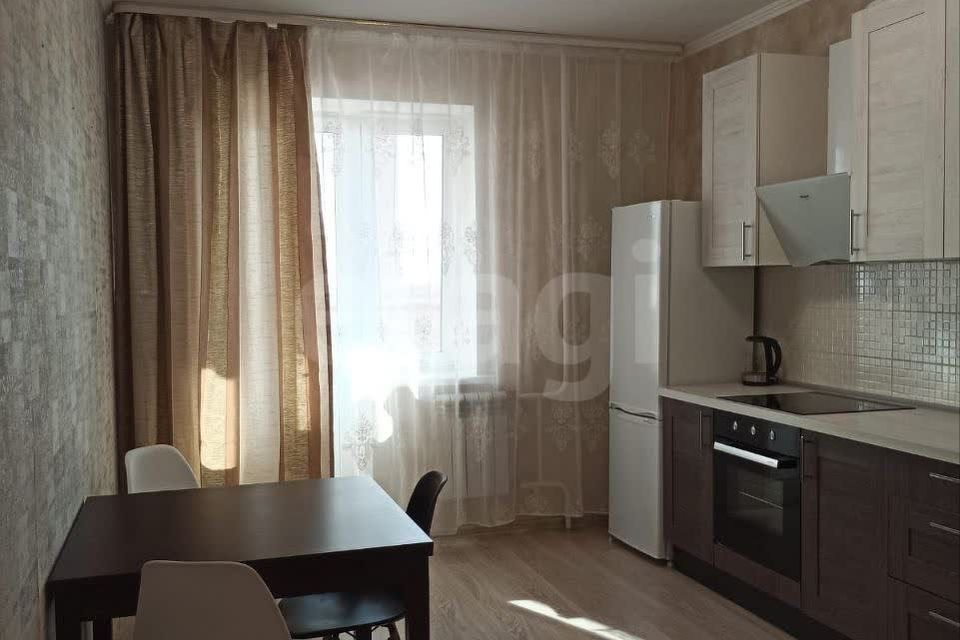 Продаётся 1-комнатная квартира, 42 м²