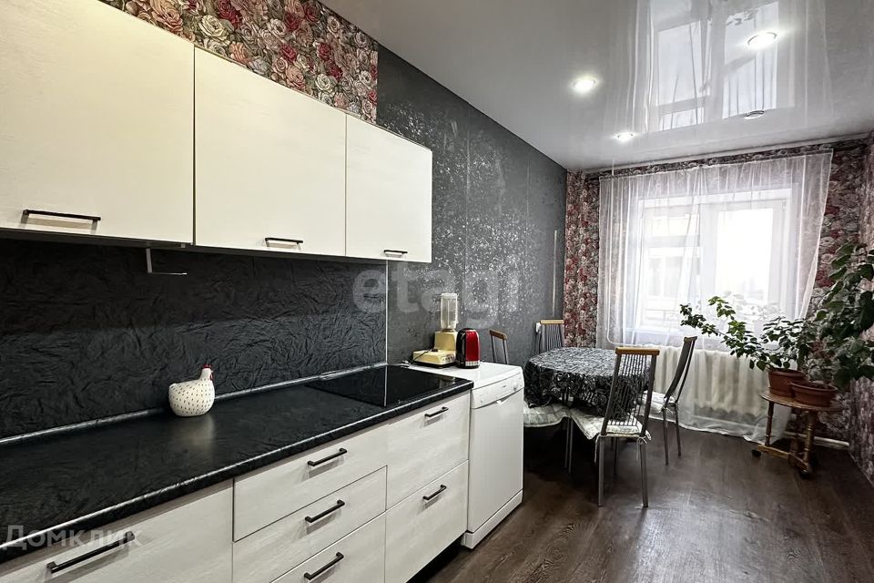 Продаётся 1-комнатная квартира, 49.6 м²