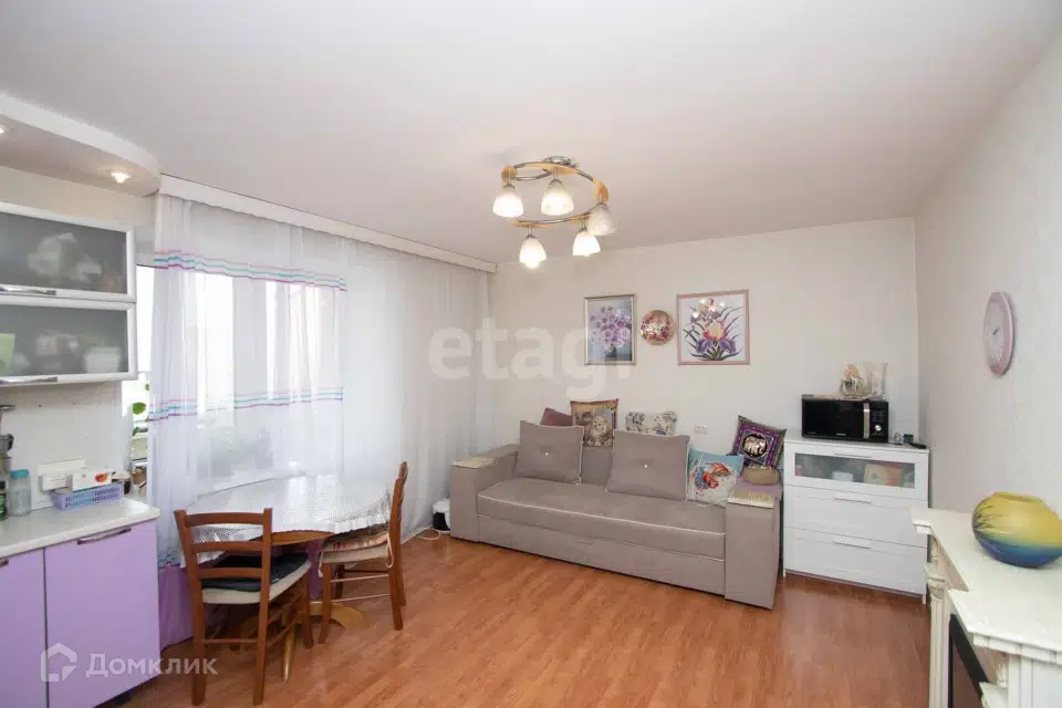 Сдаётся 1-комнатная квартира, 64.7 м²