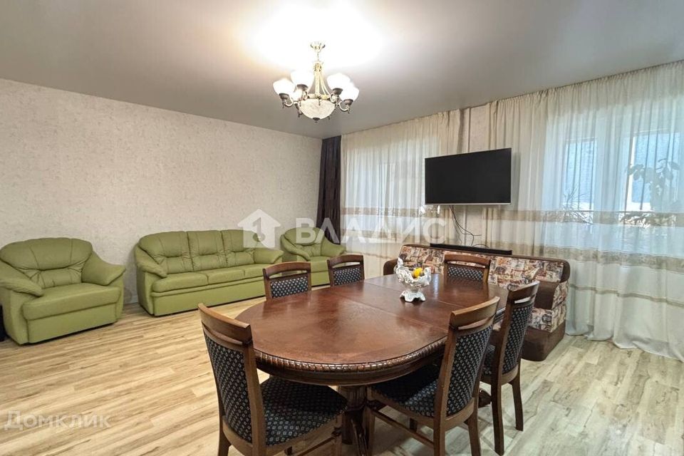 Продаётся 3-комнатная квартира, 97.9 м²