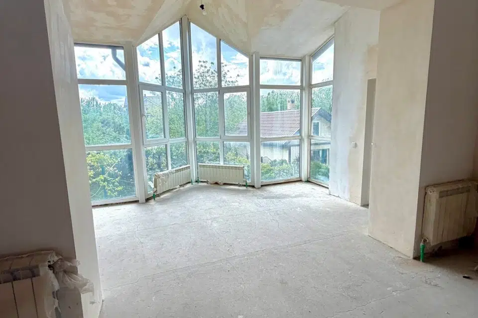 Продаётся таунхаус, 5-эт., 300 м²