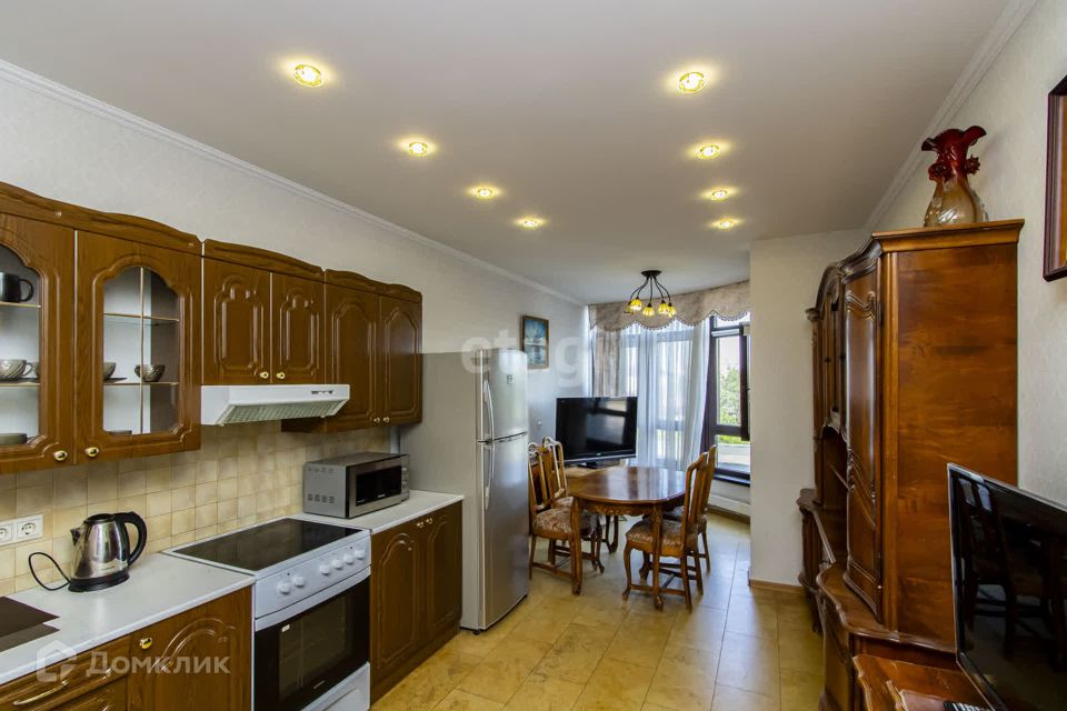 Продаётся 2-комнатная квартира, 98.4 м²