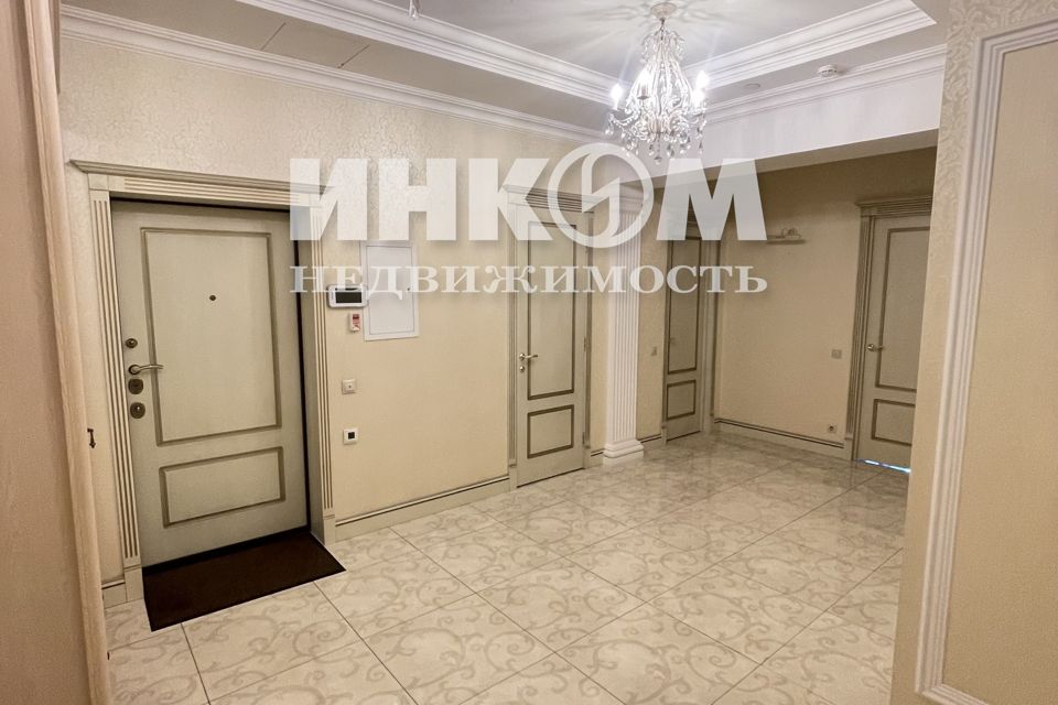 Продаётся 3-комнатная квартира, 147.7 м²