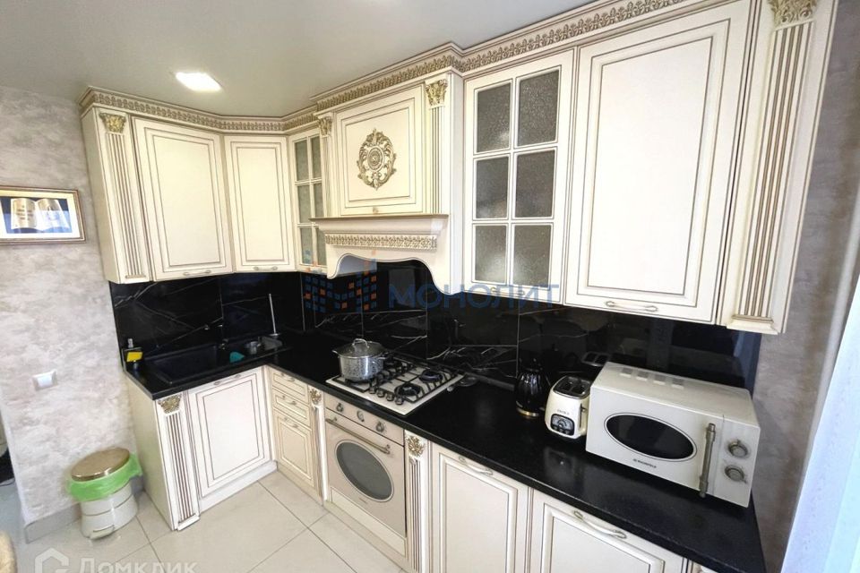 Продаётся 4-комнатная квартира, 74.4 м²