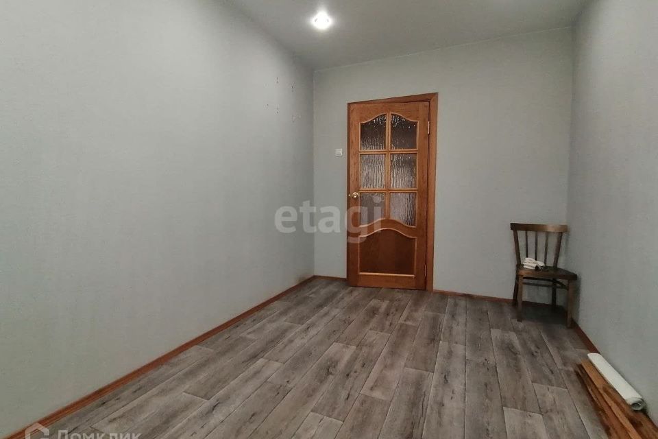 Продаётся 4-комнатная квартира, 61.6 м²