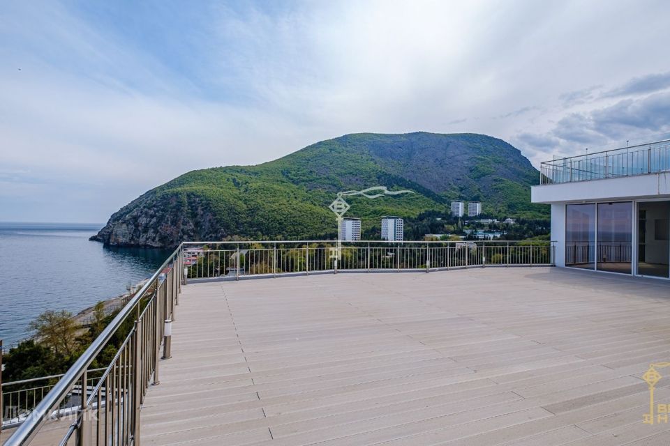 Продаётся 4-комнатная квартира, 301 м²