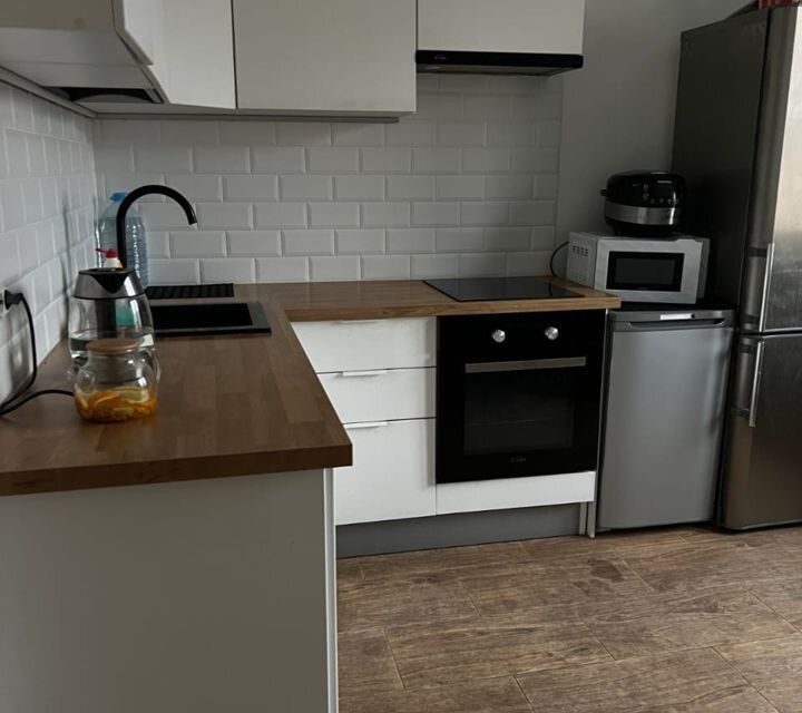 Сдаётся 2-комнатная квартира, 68 м²