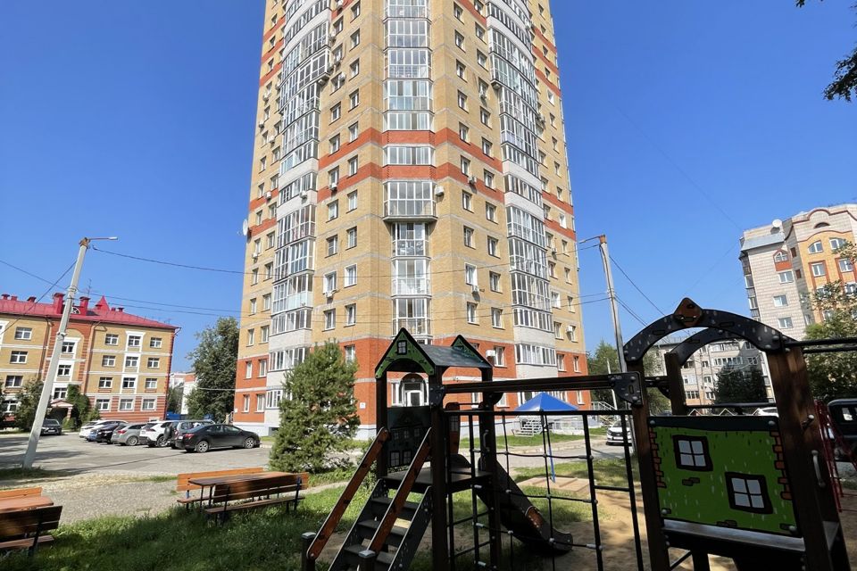 Продаётся 3-комнатная квартира, 100 м²