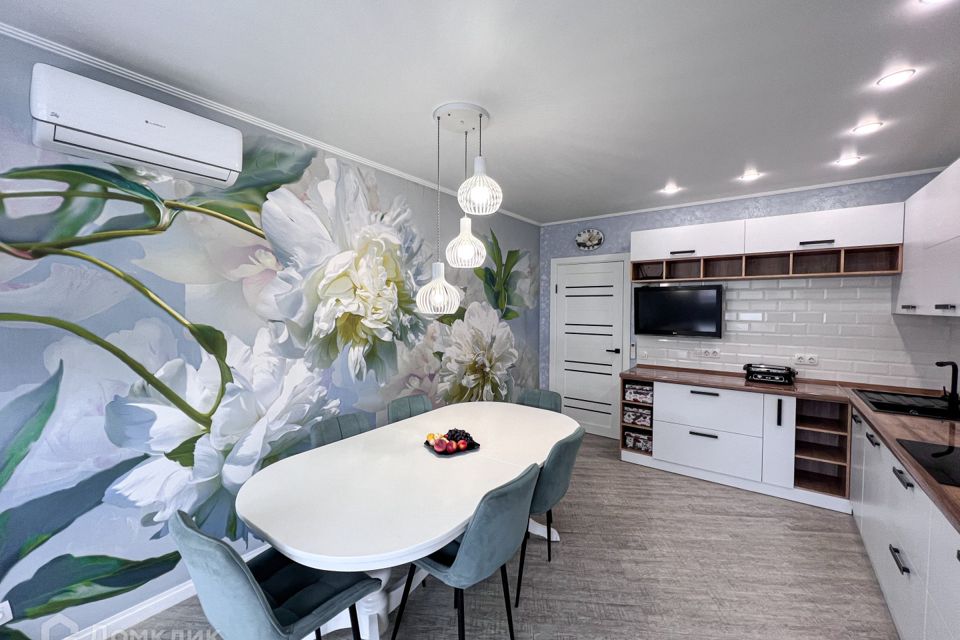 Продаётся 3-комнатная квартира, 99 м²