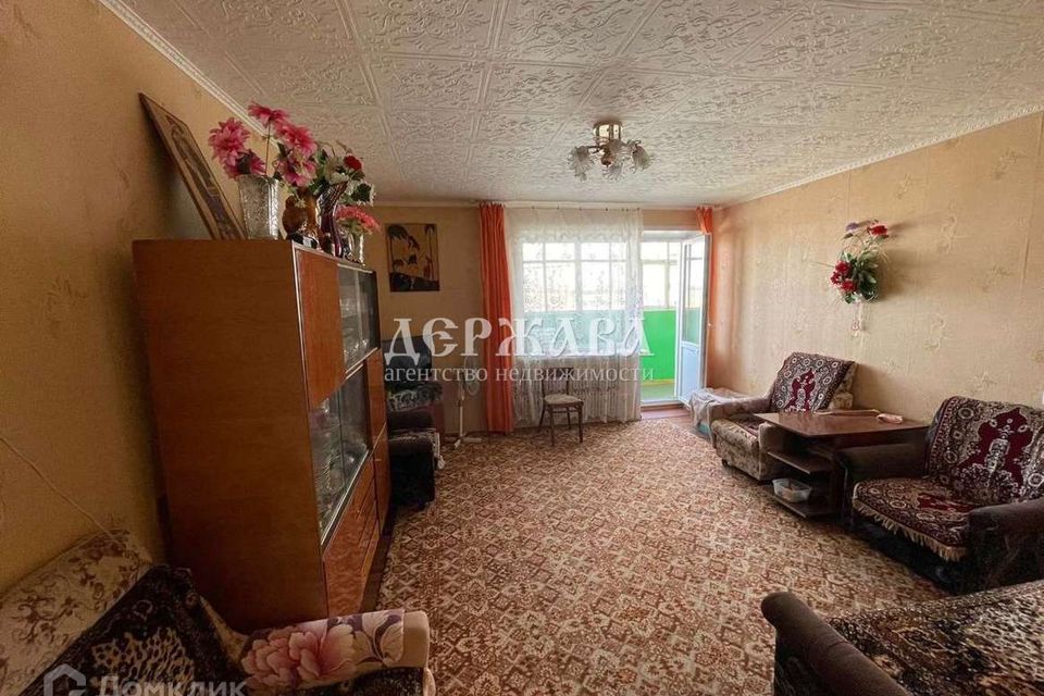 Продаётся 4-комнатная квартира, 71.8 м²