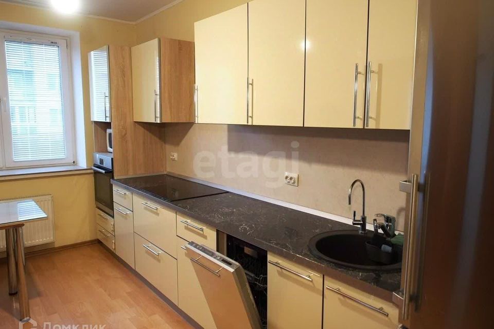 Сдаётся 2-комнатная квартира, 58 м²